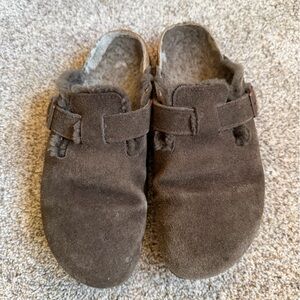 Brown Fuzzy Boston Birkenstocks Size 39